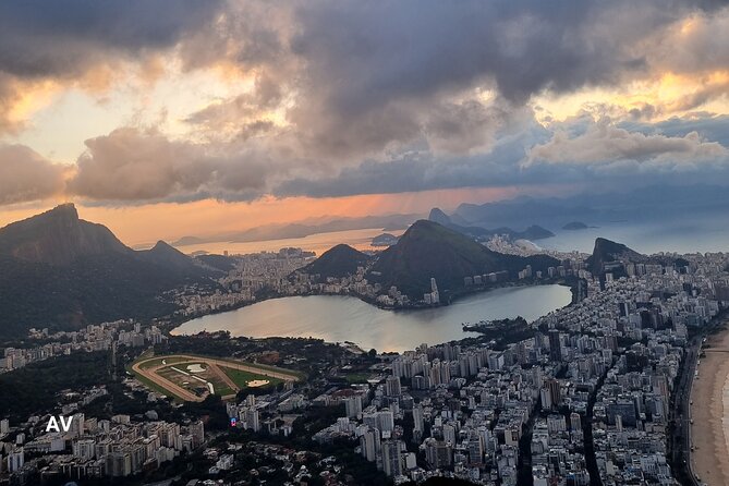 Adventure 2 Brothers Hill + Favela of Vidigal - Hike Through Vidigal Favela