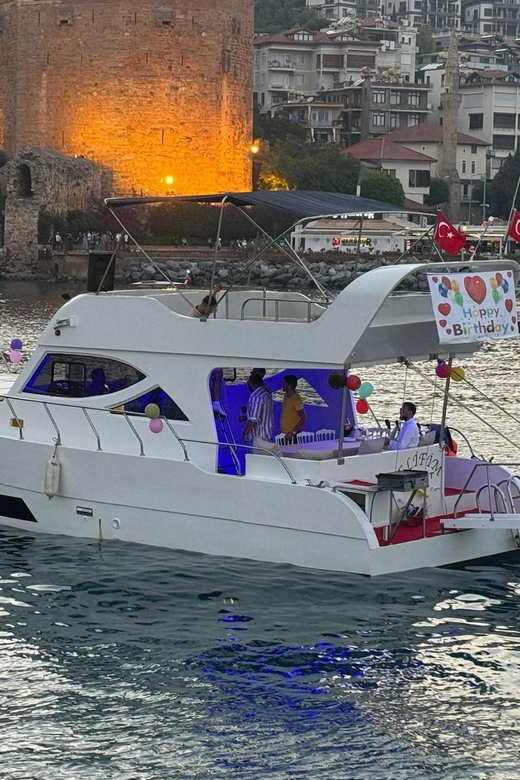 Alanya: 4 Hours Low Priced Luxury VIP Yacht Tour. - Key Points