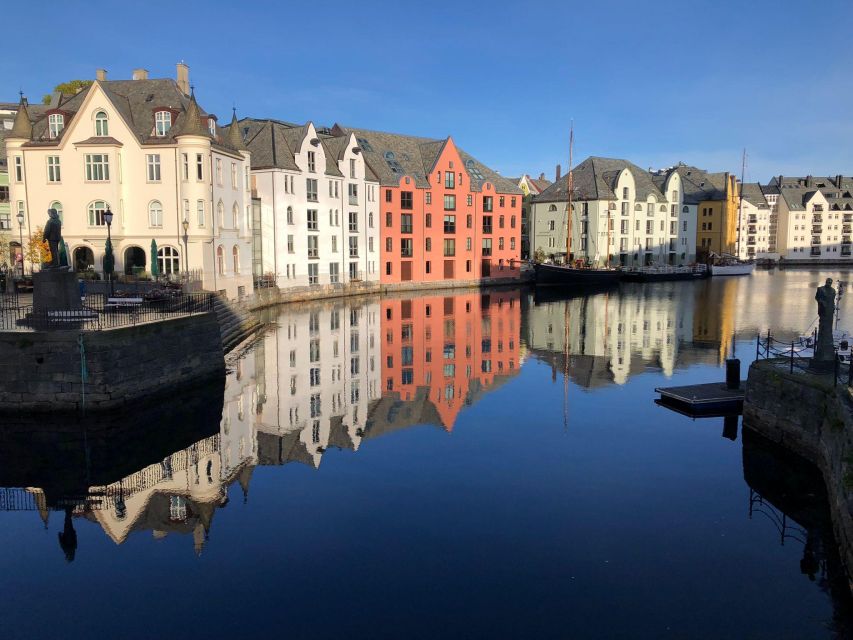 Ålesund: Giske and Godøy Islands Guided Sightseeing Tour - Good To Know