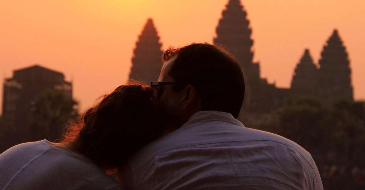 Angkor Wat: Sunrise Jeep Tour With Breakfast and Lunch - Good To Know