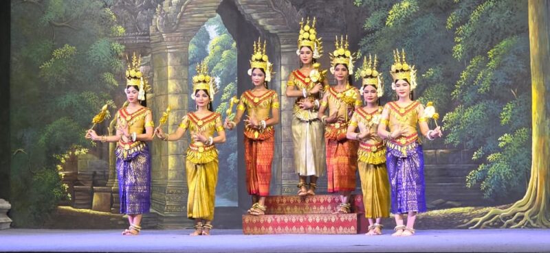 Apsara Show and Dinner With Free Shared Round Trip Transfer - Dining Experience