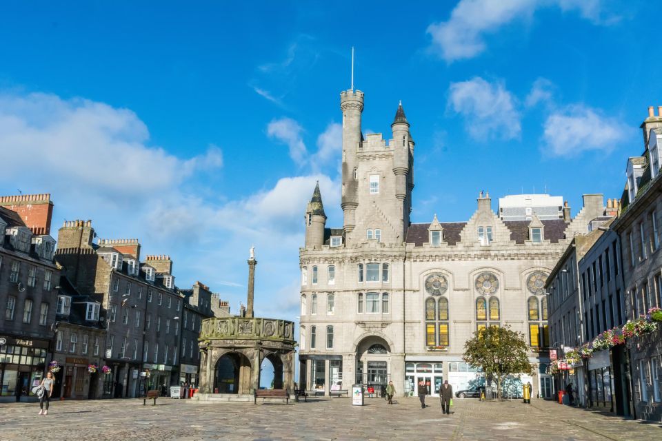 Art, History, and Hidden Gems: Aberdeen Private Walking Tour - Key Points