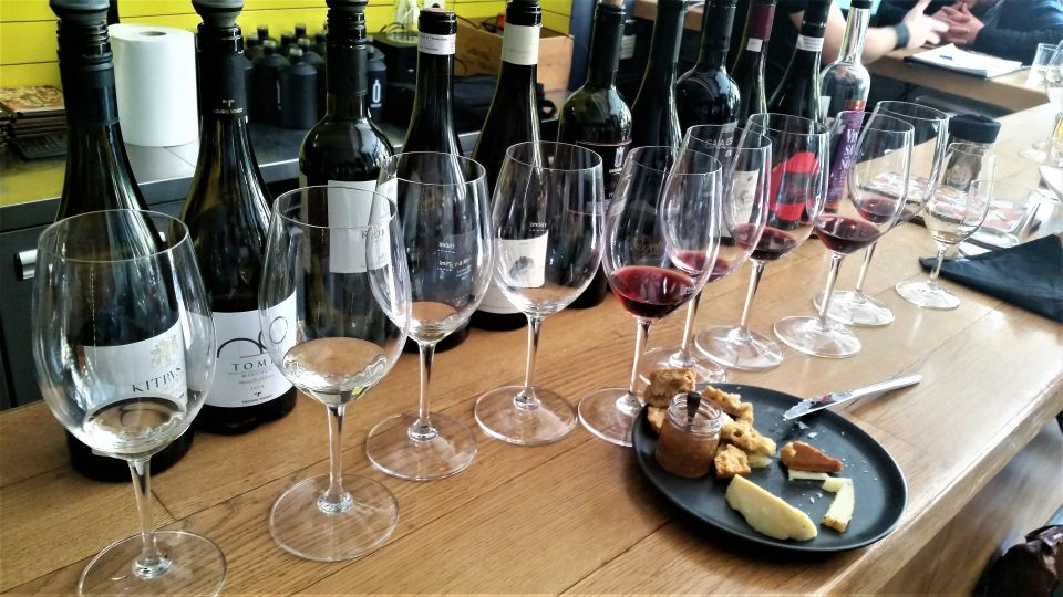 Athens: Greek Wine Tasting Experience With a Sommelier - Key Points