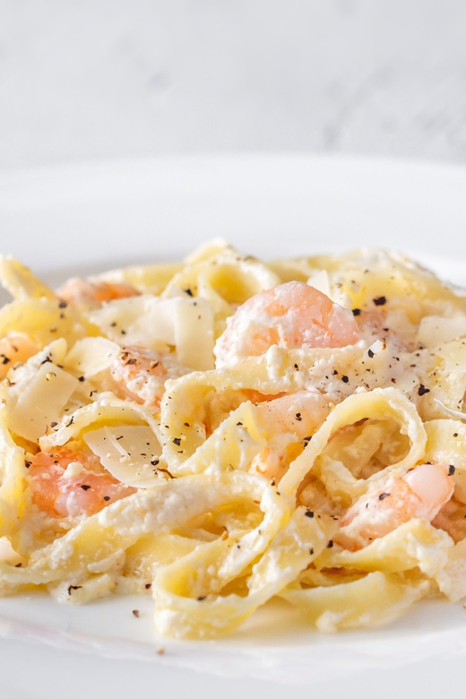 Austin: Master the Art of Colossal Shrimp Alfredo Pasta - Included in the Class