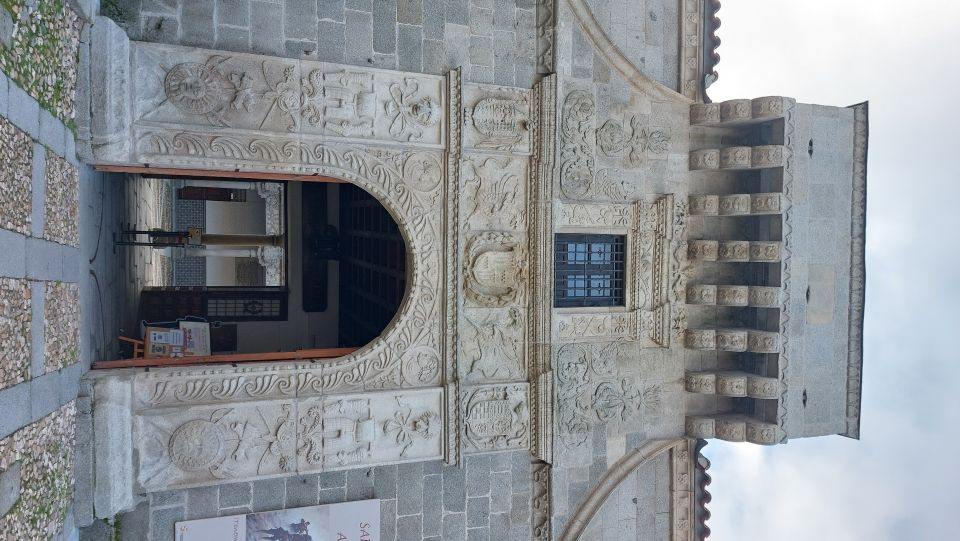 Ávila: Private Tour of the Walls and Historic Center - Key Points