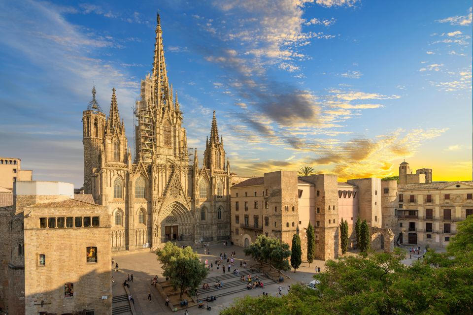 Barcelona: Customizable Guided City Tour - Key Points