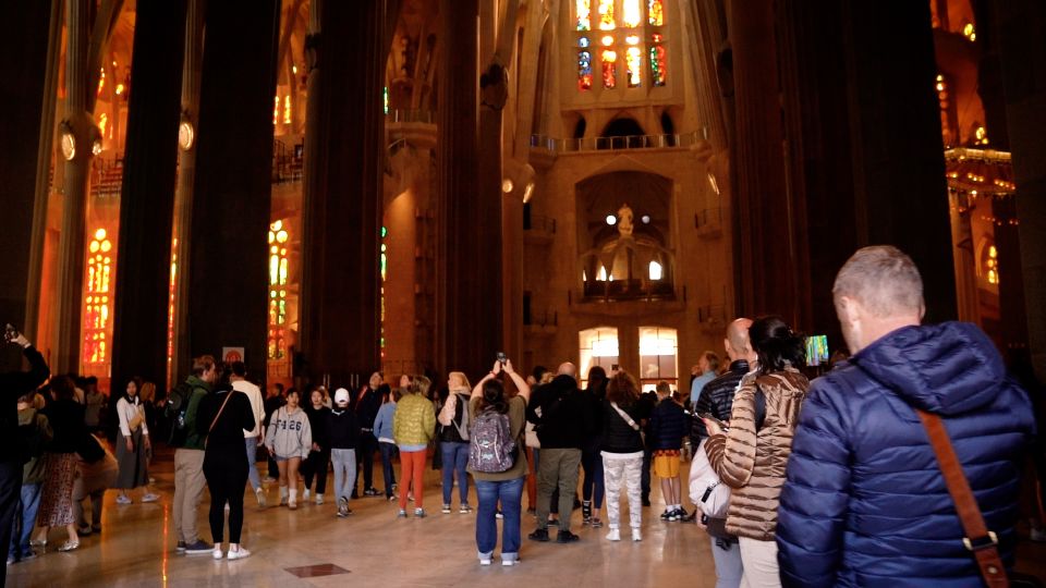 Barcelona: Sagrada Familia Skip-the-Line Guided Tour - Key Points