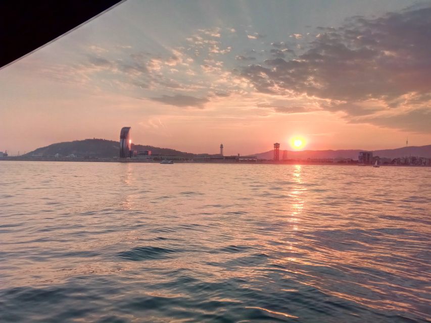 Barcelona: Sunset Sailing Tour With Open Bar & Snacks - Itinerary Highlights