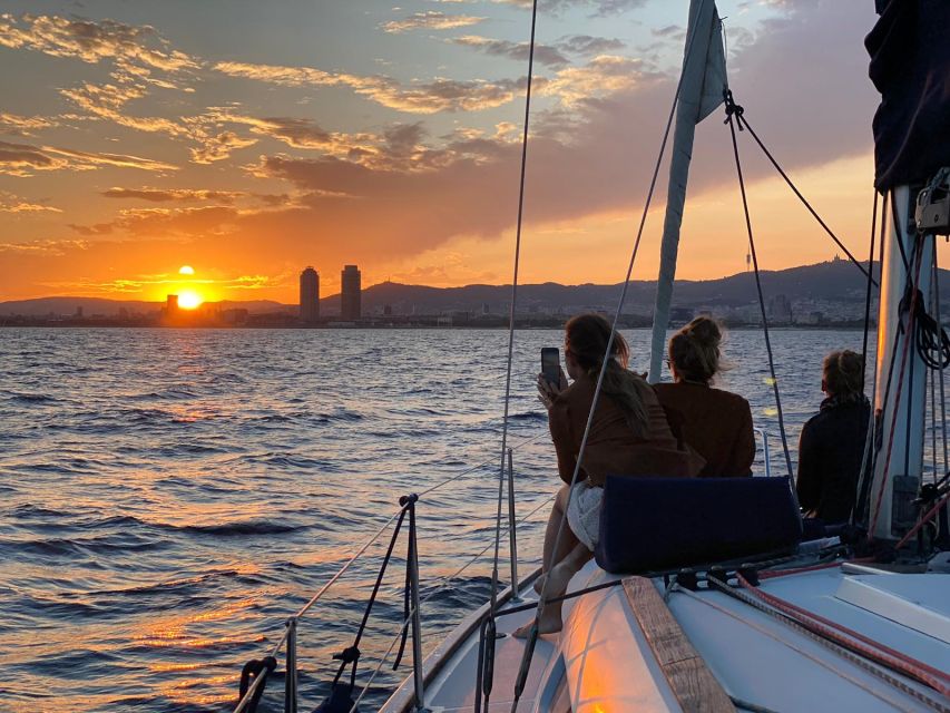 Barcelona: Sunset Skyline Cruise With Cava - Key Points