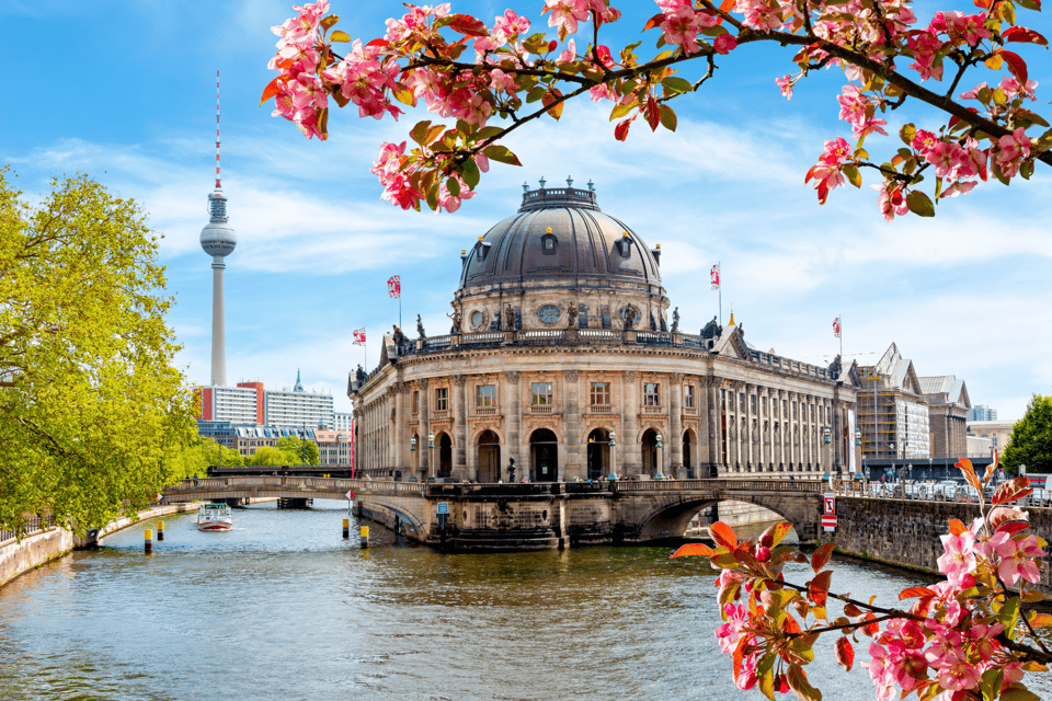 Berlin in a Nutshell: An English Self-Guided Audio Day Tour - Key Points