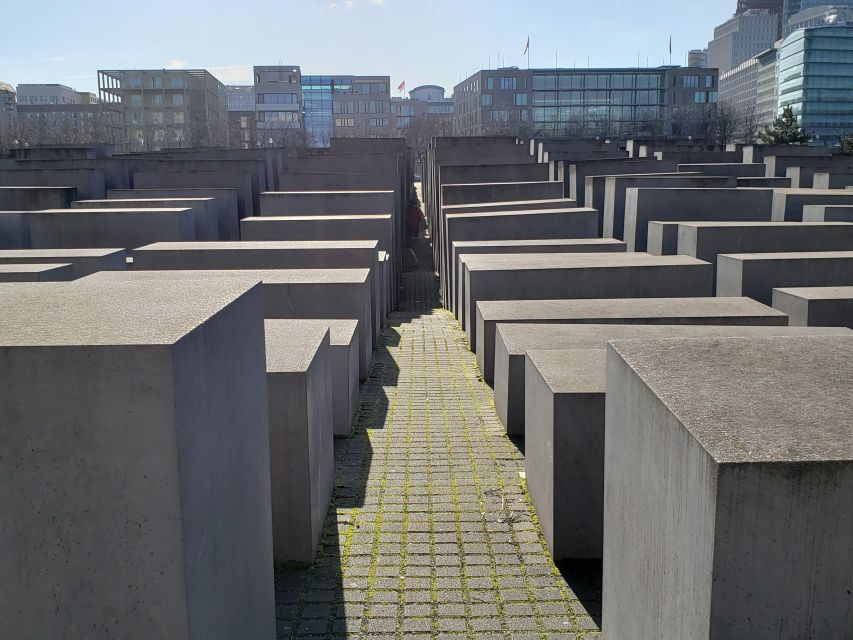 Berlin: Private Rally Through the City Center of Berlin - Key Points