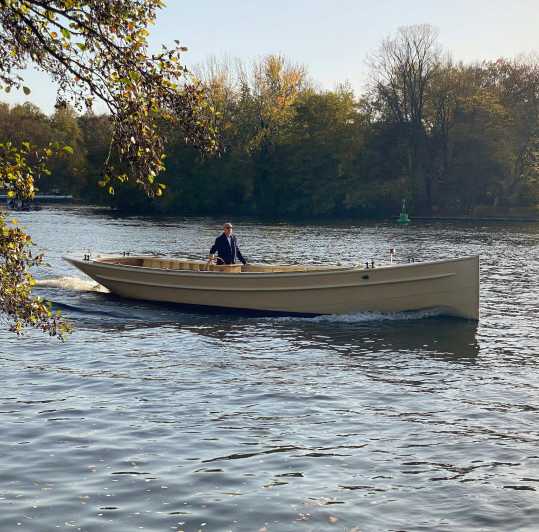 Berlin: Private Sightseeing Boat Tour on Admirals Vessel - Key Points