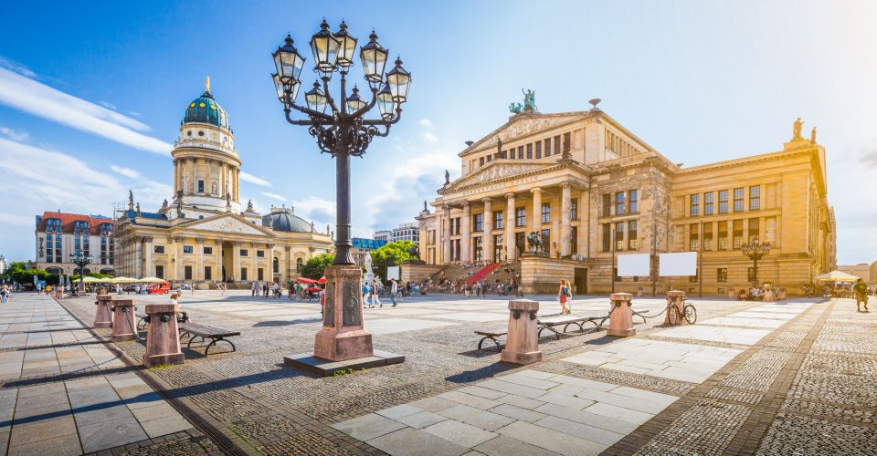 Berlin: Walking Tour to the Top 10 Sightseeing Attractions - Key Points