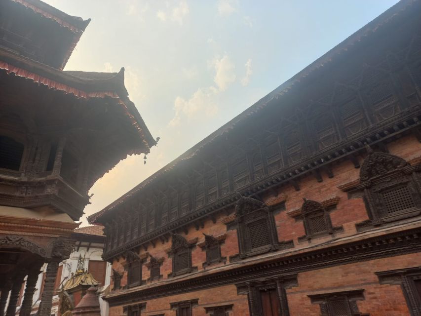 Bhaktapur Sightseeing With Beautiful Nagarkot Sunset Tour - Key Points