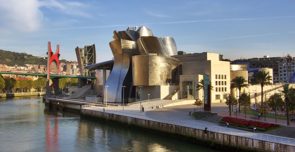 Bilbao: Classic & Modern Guided Walking Tour With Pintxos - Key Points