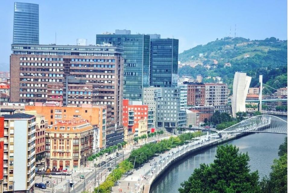 Bilbao : Private Custom Walking Tour With a Local Guide - Key Points