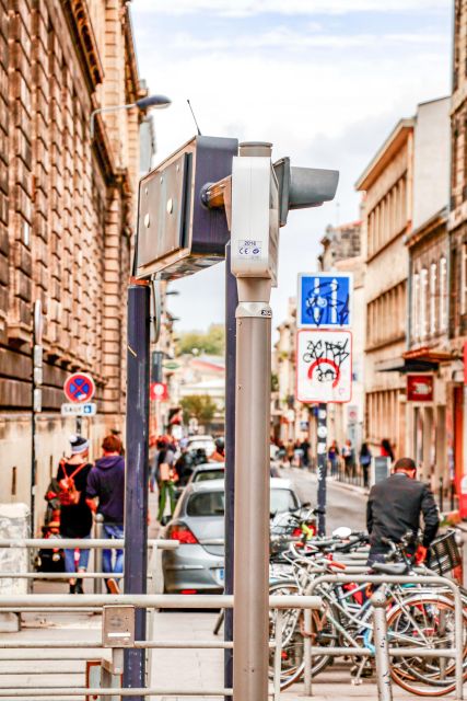 Bordeaux: Express Walk With a Local in 60 Minutes - Key Points