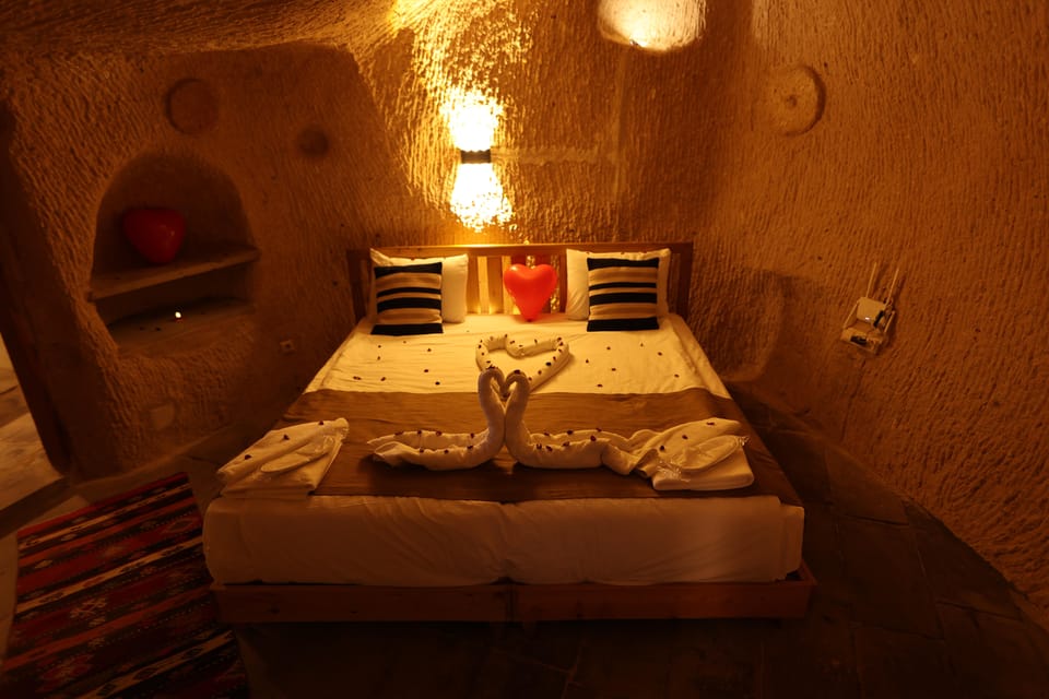 Cappadocia: Honeymoon Package Tour+Red Tour+Hotels+Transfers - Key Points