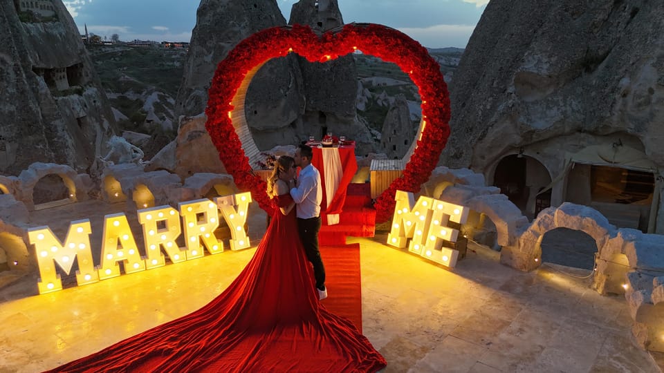 Cappadocia Proposal: Sunrise Balloon or Sunset - Key Points