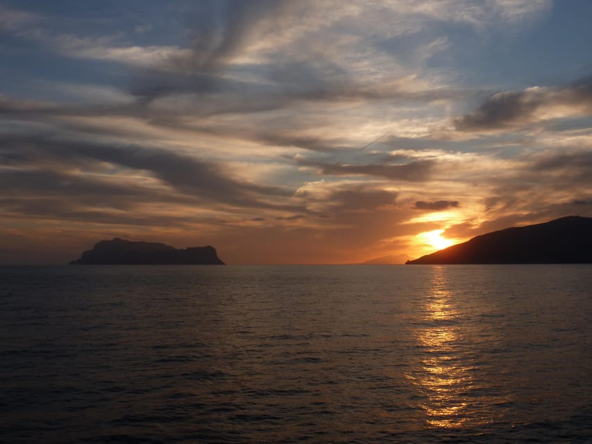 Capri: Exclusive Sunset Boat Tour With Swimming and Prosecco - Key Points