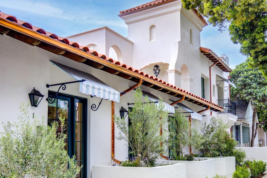 Casa De La Vina - Boutique Apartments in Downtown Santa Barbara - Good To Know