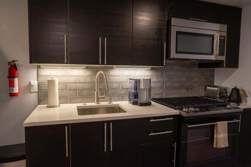 Centrally Located DC Apt Bloomingdale - Good To Know