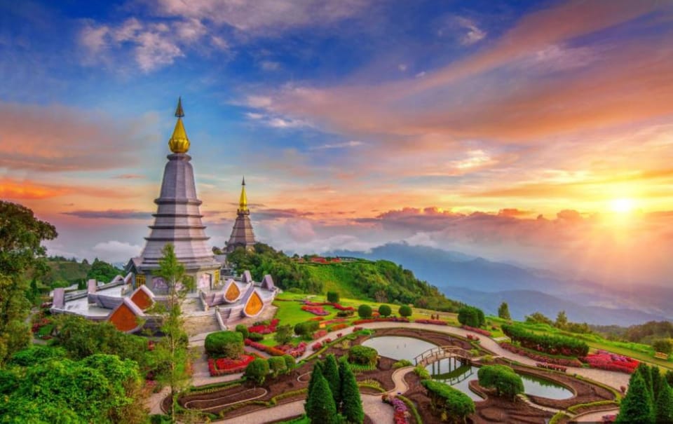 Chiang Mai: Doi Inthanon Park and Pha Dok Siew Hike Day Trip - Key Points