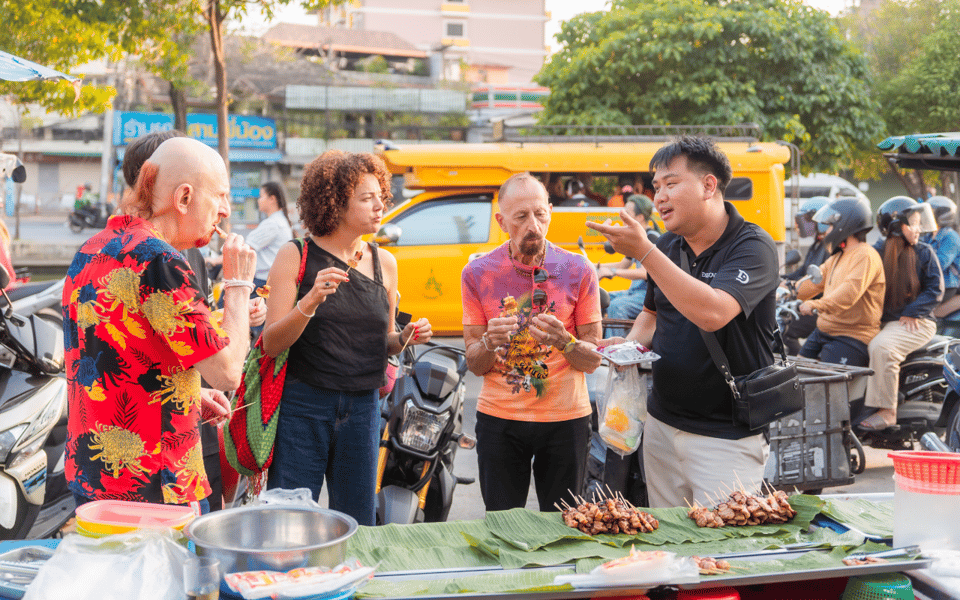 Chiang Mai: Evening Sightseeing and Local Food Tour - Itinerary Highlights