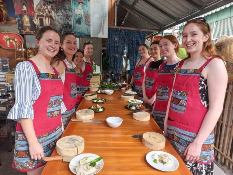 Chiang Mai : Small Group Thai Cooking Class With Market Tour - Key Points