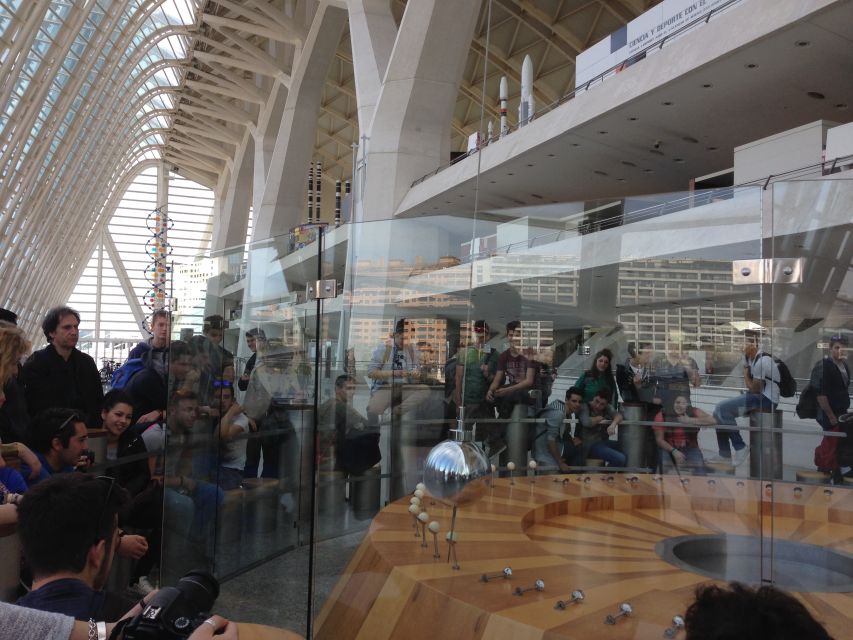 City of Arts and Sciences & Oceanografic 2-Hour Guided Tour - Key Points