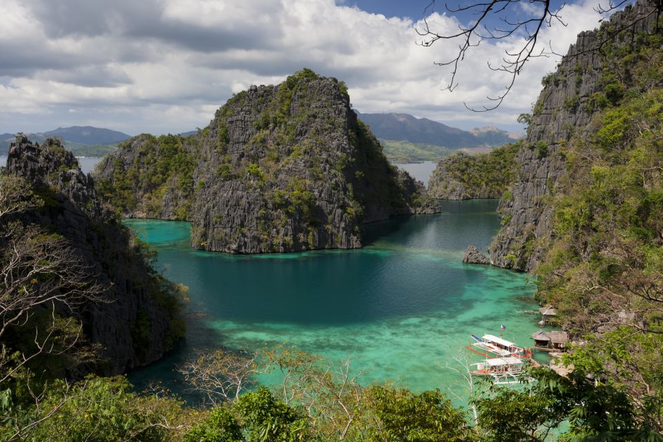 Coron: Private Tour With Kayangan Lake and Twin Lagoon - Key Points