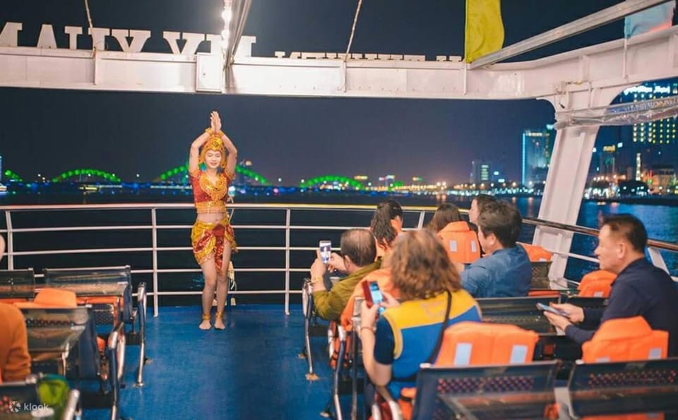 Da Nang Nightlife Adventure: Market,Landmarks & River Cruise - Key Points