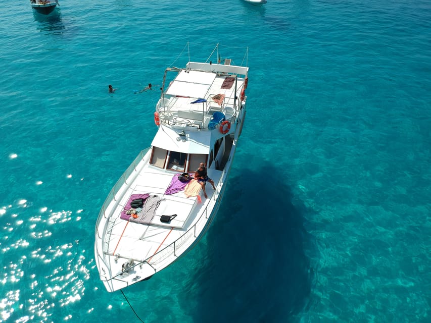 Daytime Boat Excursion in Lampedusa With Typical Local Lunch - Key Points