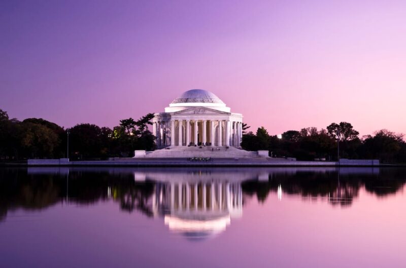 Dc: Monuments & Memorials Sunset Tour With Live Guide - Key Points
