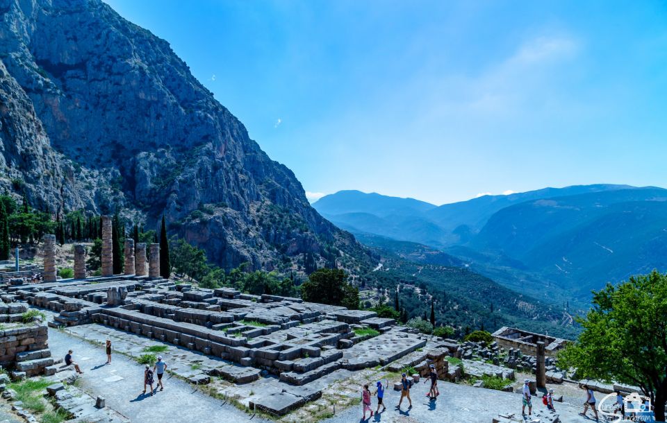 Delphi & Hosios Loukas Monastery Private Day Tour Plus Lunch - Key Points