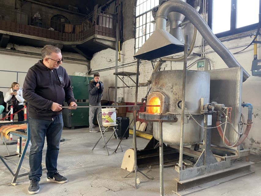 Demonstration of the Art of Blowing&Sculpting Murano Glass! - Key Points