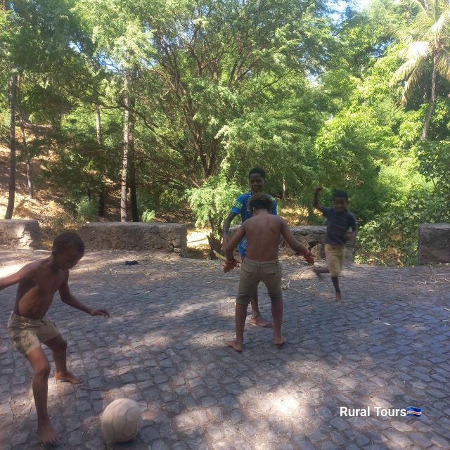 Discover the Black Sand Beach+the Natural Pool - Good To Know