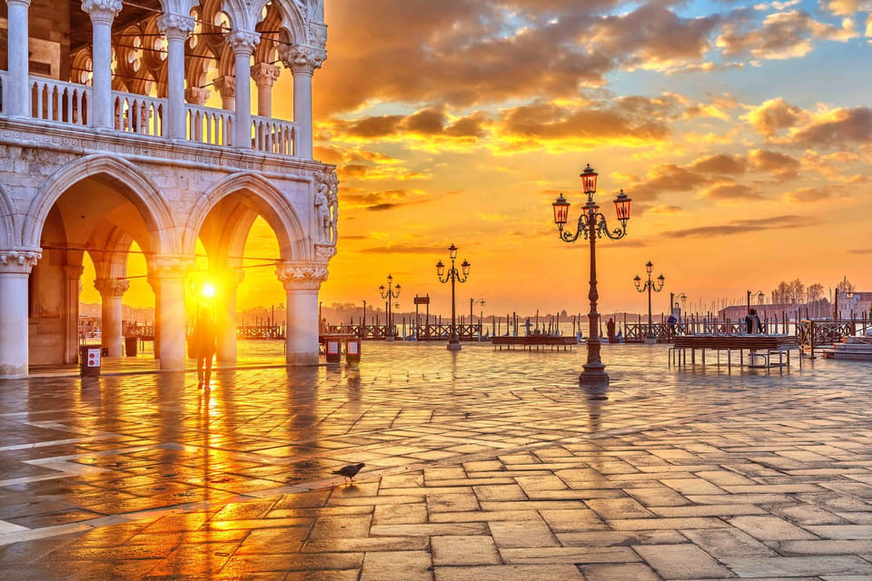 Doges Palace Entry With Venice City Walking Tour With an APP - Key Points