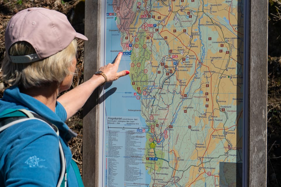 Drøbak: Guided Walk Along the Coastal Path and the Forest - Good To Know