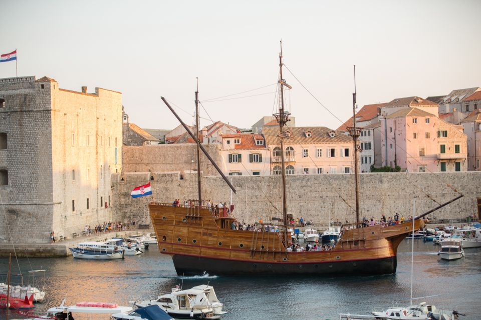 Dubrovnik: Sunset Cruise by Karaka With Sparkling Wine - Good To Know