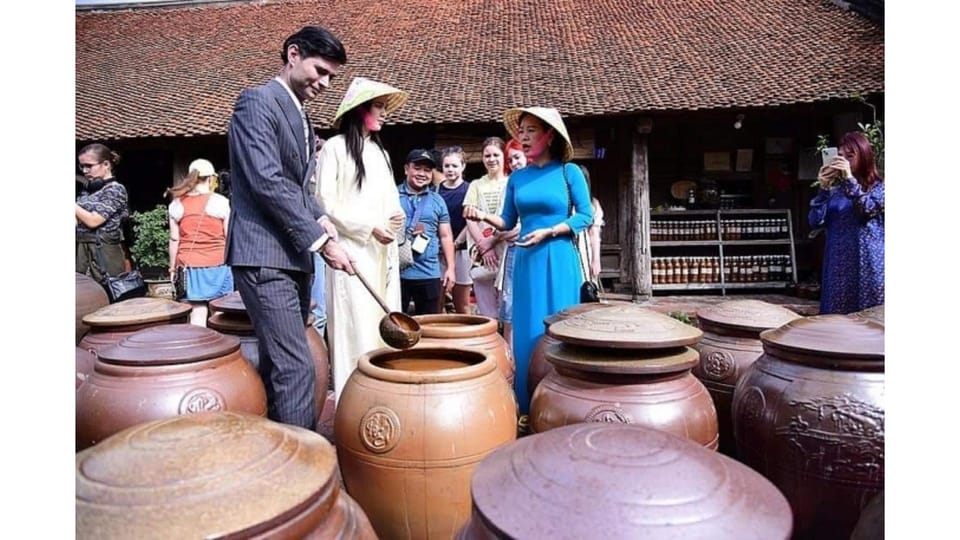 Duong Lam Ancient Village Private Tour In Ha Noi - Key Points