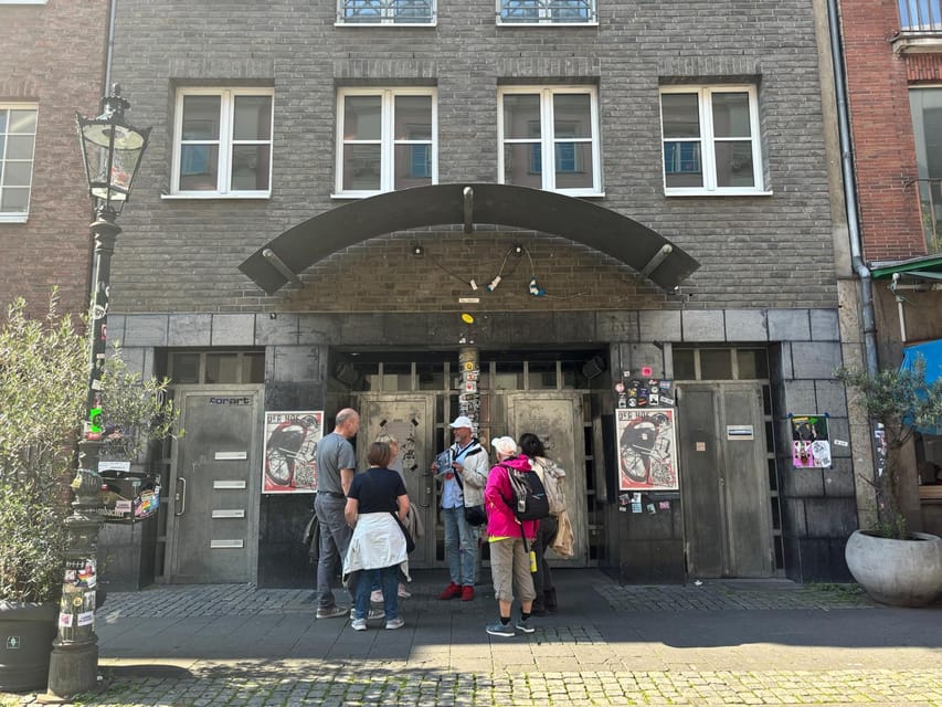 Düsseldorf: Old Town Historical Walking Tour With GEO EPOCHE - Key Points