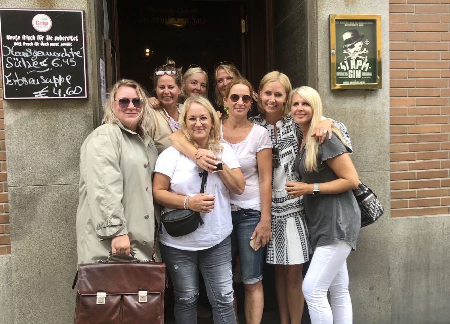 Düsseldorf: Old Town Interactive Crime Tour With Actor - Key Points