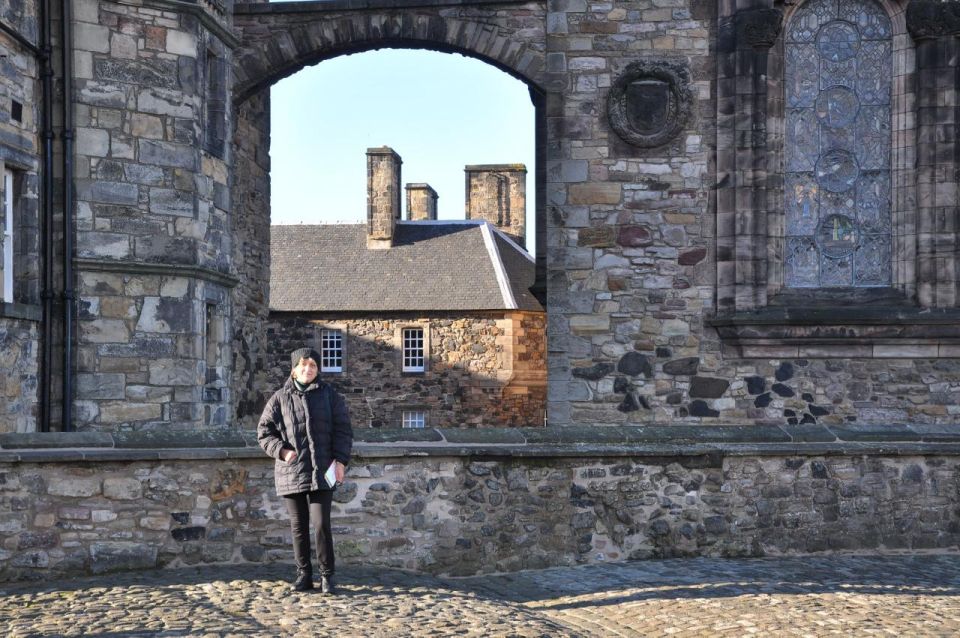 Edinburgh Castle Walking Tour With Skip-The-Line Access - Key Points