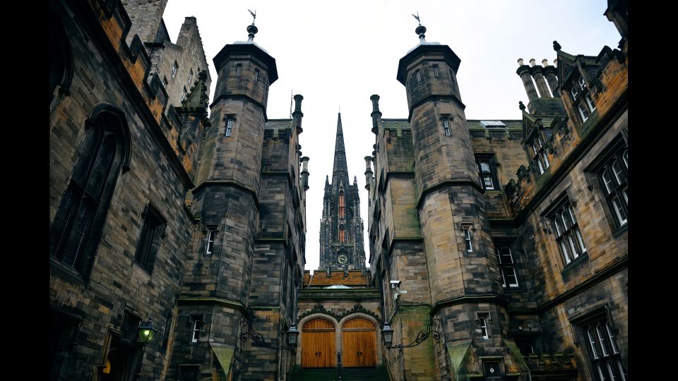 Edinburgh: Discover Edinburgh Walking Tour - Key Points