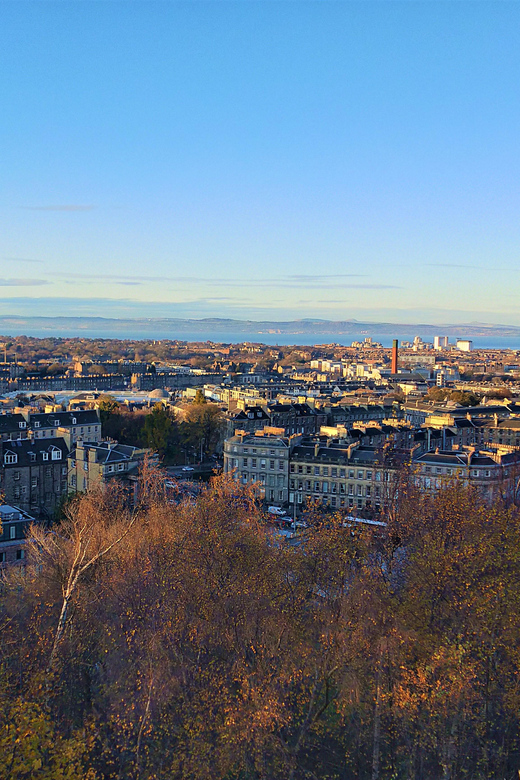 Edinburgh: Guided City Tour With Lunch - Key Points