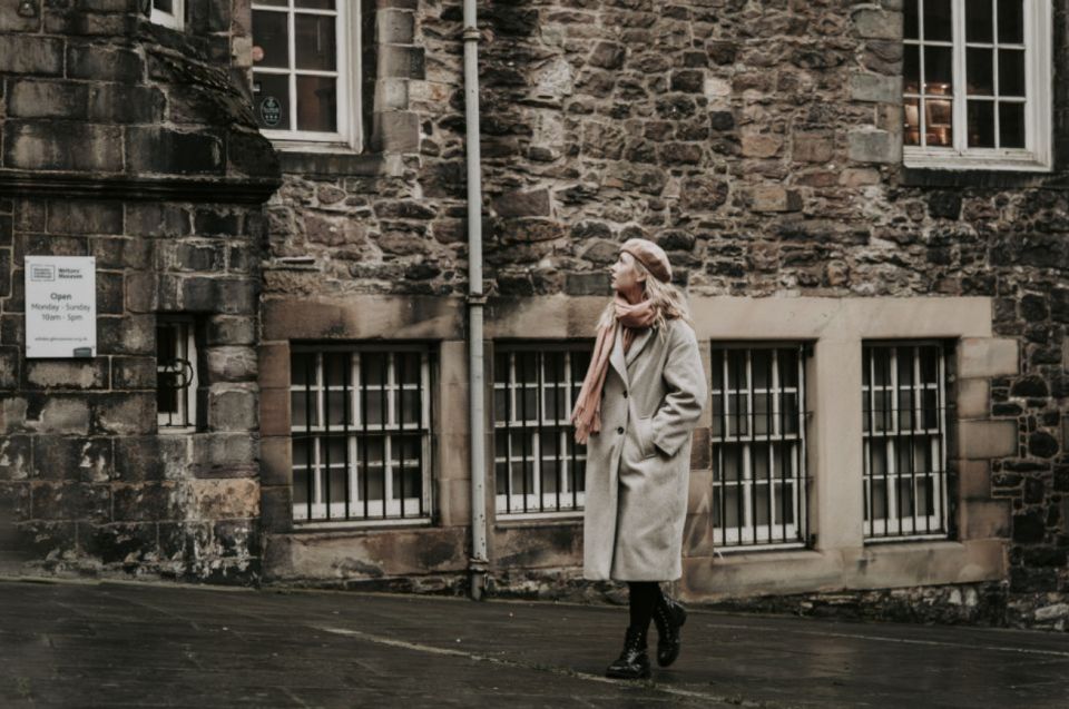 Edinburgh: Photo Shoot With a Private Vacation Photographer - Key Points