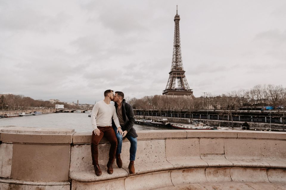 Eiffel Tower Proposal Lgbtqia+ / 1h Photographer - Key Points