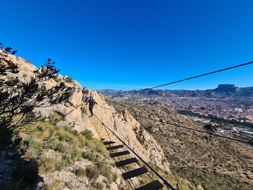 Elda: Bolón Ferrata, Record Zip Line. - Key Points