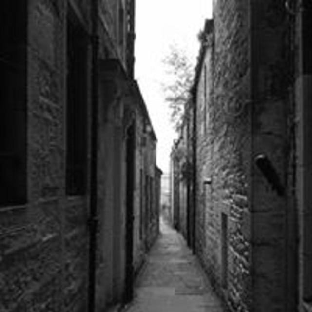 Elgin: in and Out the Dusty Closes - Key Points